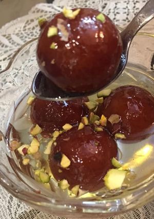 A picture of Bread Gulab Jamun.