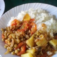 A picture of Green peas in Rice4weekschallenge.