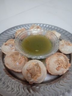પાણીપુરી(pani puri recipe in Gujarati રેસીપી મુખ્ય ફોટો