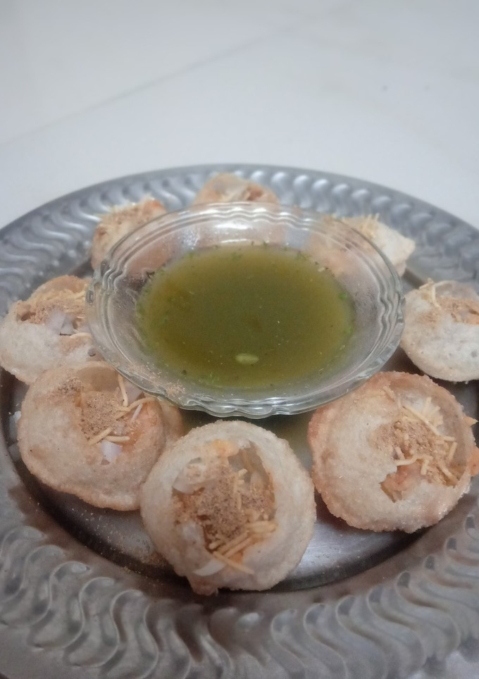 પાણીપુરી(pani puri recipe in Gujarati રેસીપી મુખ્ય ફોટો