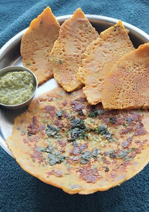 પનીર ચીલા (Paneer Chila Recipe In Gujarati) રેસીપી મુખ્ય ફોટો