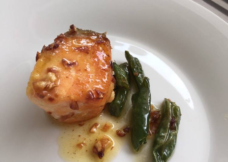 Garlic Butter Salmon with Green Bean (mpasi 10+)