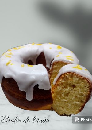 Una foto de Budín de limón 🍋