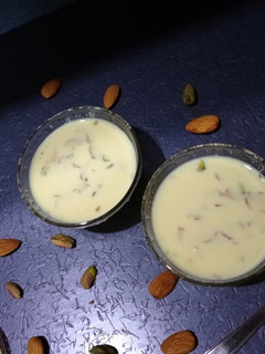 બાસુંદી(basundi recipe in gujarati) રેસીપી મુખ્ય ફોટો