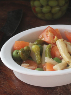 Una foto de Ensalada con espárragos de bote