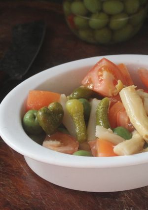 Una foto de Ensalada con espárragos de bote