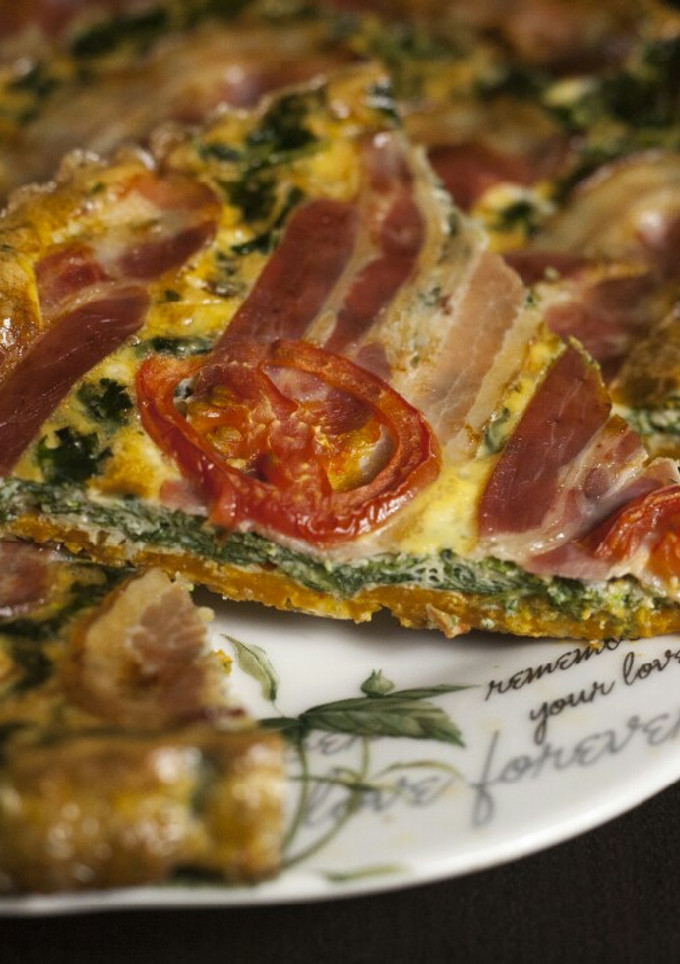 Una foto de Tarta salada de kale, calabaza y bacon