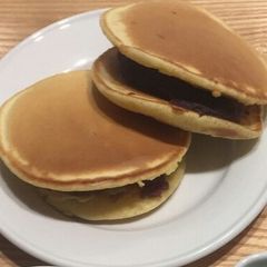 Dorayaki A picture of Dorayaki.