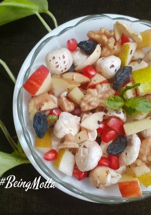 A picture of Healthy Makhana-Fruits Bowl.