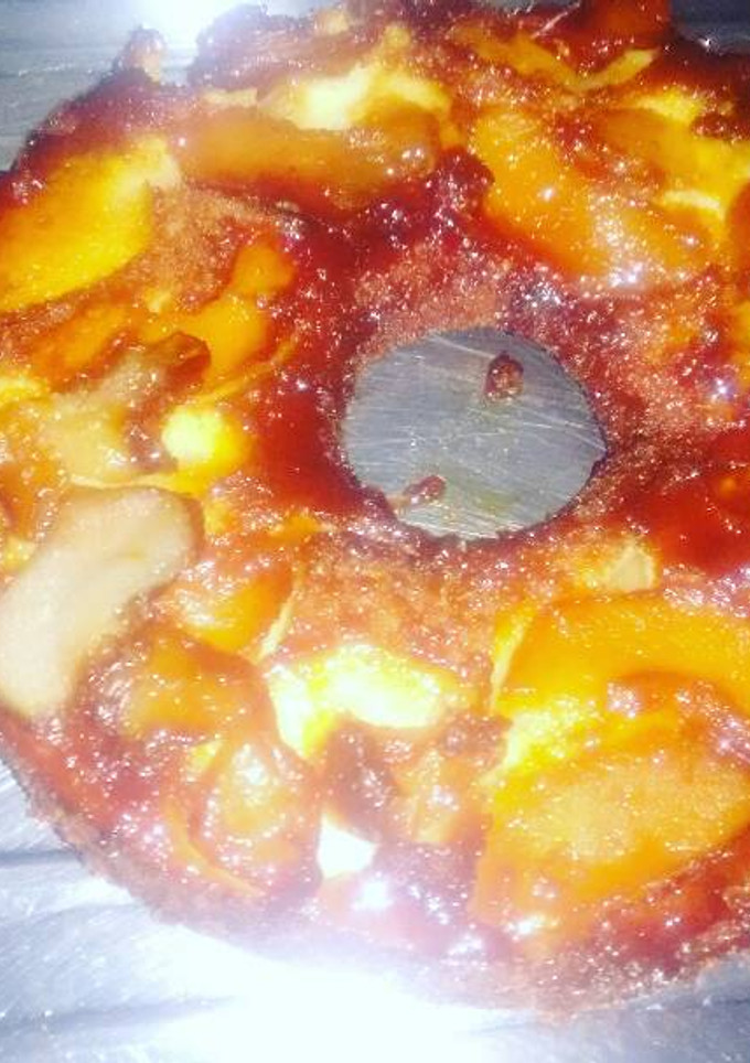 Una foto de Torta de manzana con caramelo al limón
