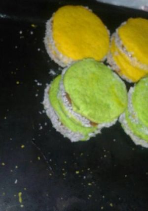 Una foto de Alfajor de colores Para cumpleaños