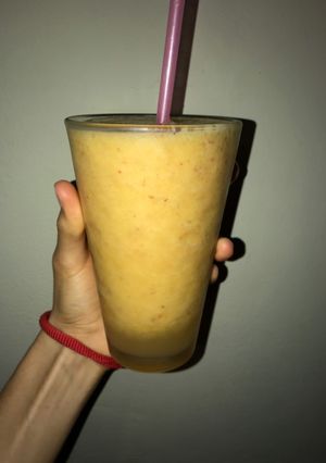 Una foto de Licuado de naranja y durazno!🍊🍑