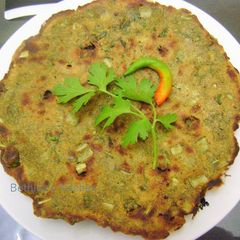 A picture of Bok Choy Bajra Roti.