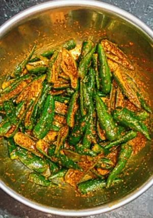 A picture of Green chilli pickle.