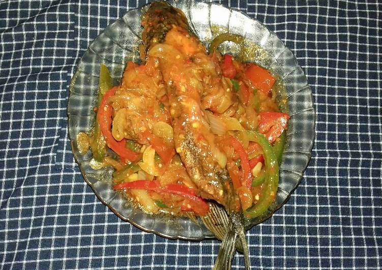 Gurame goreng terbang saus salsa