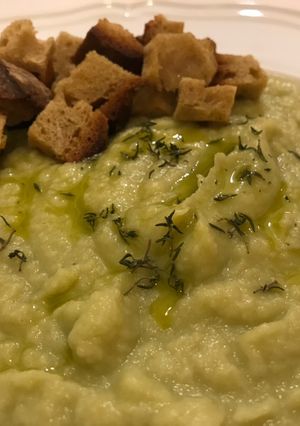 Foto di Vellutata di cavolo romanesco al profumo di timo con crostini di pane 🥖 enkir e olio evo
