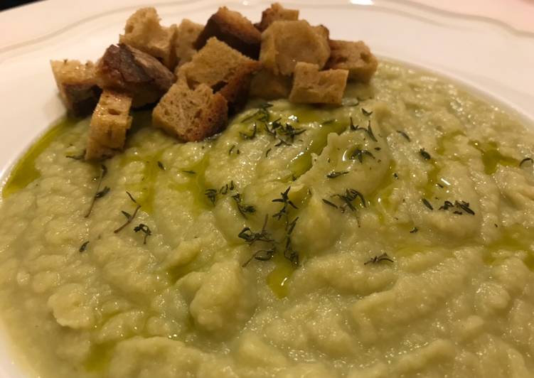 Vellutata di cavolo romanesco al profumo di timo con crostini di pane 🥖 enkir e olio evo