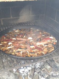 Una foto de Paella de marisco