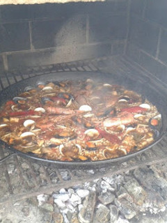 Una foto de Paella de marisco