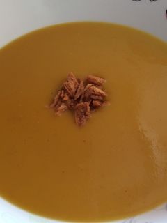 Una foto de Crema de calabaza y curry
