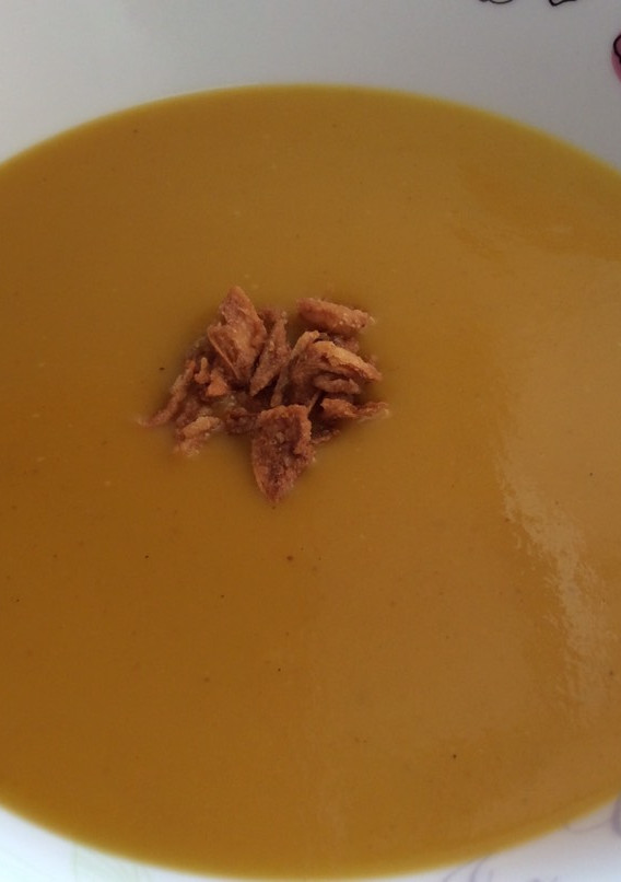 Una foto de Crema de calabaza y curry