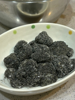 芝麻鮮奶麻糬(簡易、不用糯米粉) 的食譜成品照片