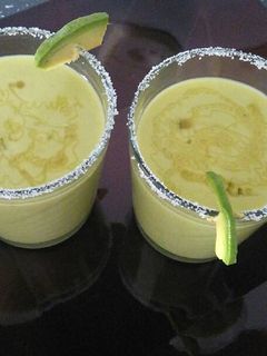 صورة لوصفة عصير الافوكادو بالبرتقال🍊