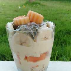 Yoghurt Parfait রেসিপির প্রধান ছবি