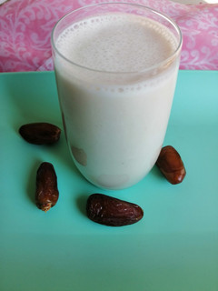 A picture of Banana and date milkshake.