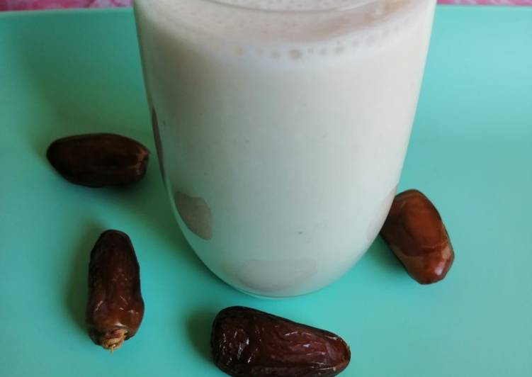 Steps to Make Banana and date milkshake in 16 Minutes for Beginners