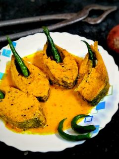 সরষে ইলিশ (shorshe ilish recipe in Bengali) রেসিপির প্রধান ছবি