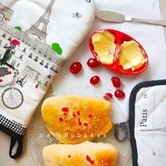 A picture of Custard Cherry Calzone with Bread Flour.