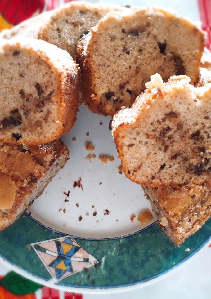 Una foto de Torta de banana con chispas de chocolate en licuadora