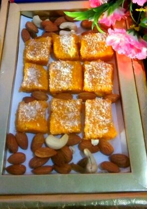 A picture of Coconut burfi.