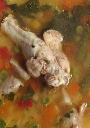 Zöldséges, paradicsomos csirkeleves (Gluténmentesen is) recept fotója