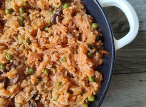 Une photo de Riz pilaf au pilau et petits pois