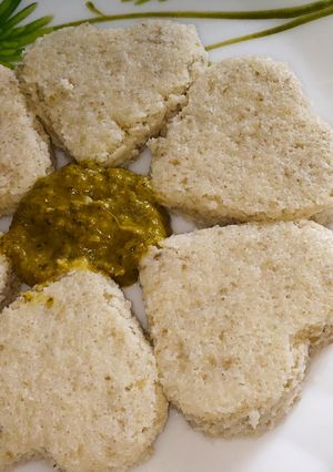 கொள்ளு பாசிப்பயறு இட்லி(Kollu pasipayar idli recipe in tamil) செய்முறை முக்கிய புகைப்படம்