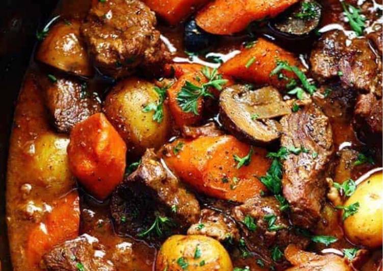 Recipe of Perfect Beef bourguignon (slow cooker)