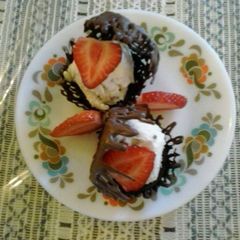 Chocolate trellis Cups#festiveContest_Kisumu A picture of Chocolate trellis Cups#festiveContest_Kisumu.