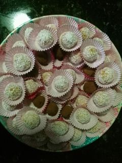 صورة لوصفة كرات جوز الهند رافيلو
