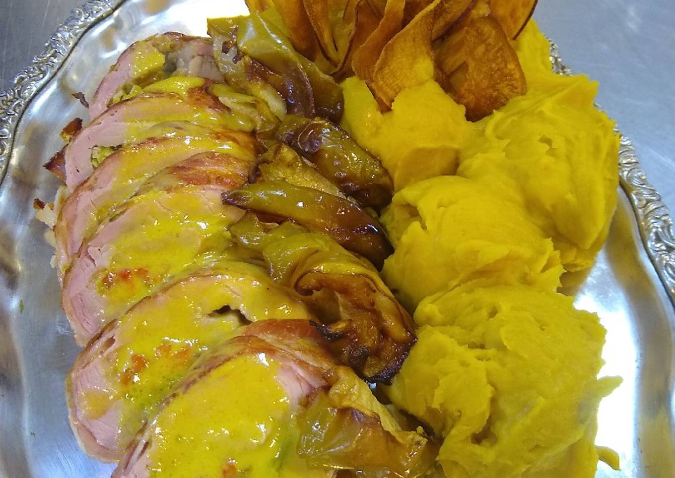 Bondiola de cerdo con puré de batata al jengibre