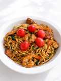 Mie Goreng Ulang Tahun dengan Telur Puyuh Merah