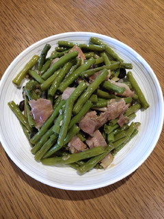 A picture of String beans with Bacon and Mushroom.