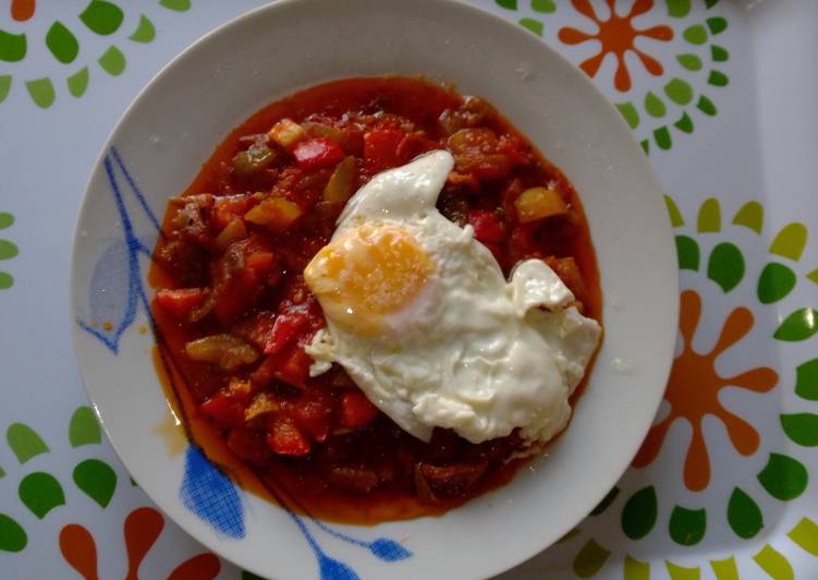 Pisto con huevo frito a mi aire