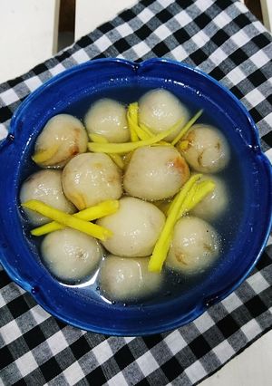 Hình của món Chè bột lọc bọc heo quay.