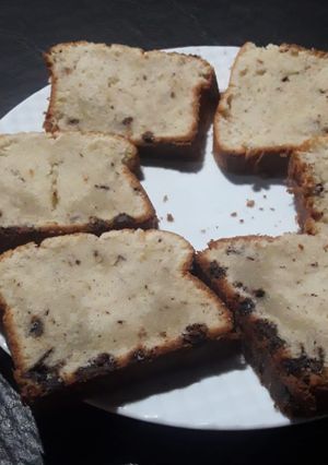Una foto de Budín de vainilla con chispas de chocolate 😋🍫