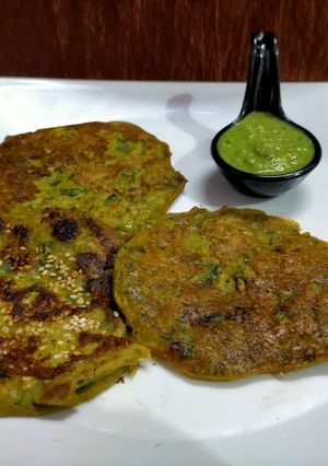 બાજરીના ચીલા (Bajri Chila Recipe in Gujarati) રેસીપી મુખ્ય ફોટો