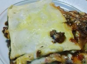 Una foto de Lasagna a la Bolognesa
