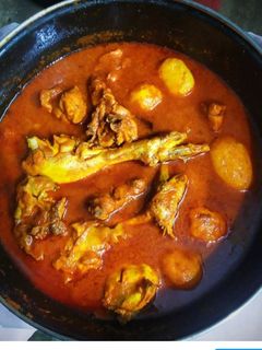 মুরগির লাল ঝোল (Murgir lal jhol recipe in Bengali) রেসিপির প্রধান ছবি