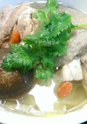 香菇雞湯【電鍋料理】 的食譜成品照片